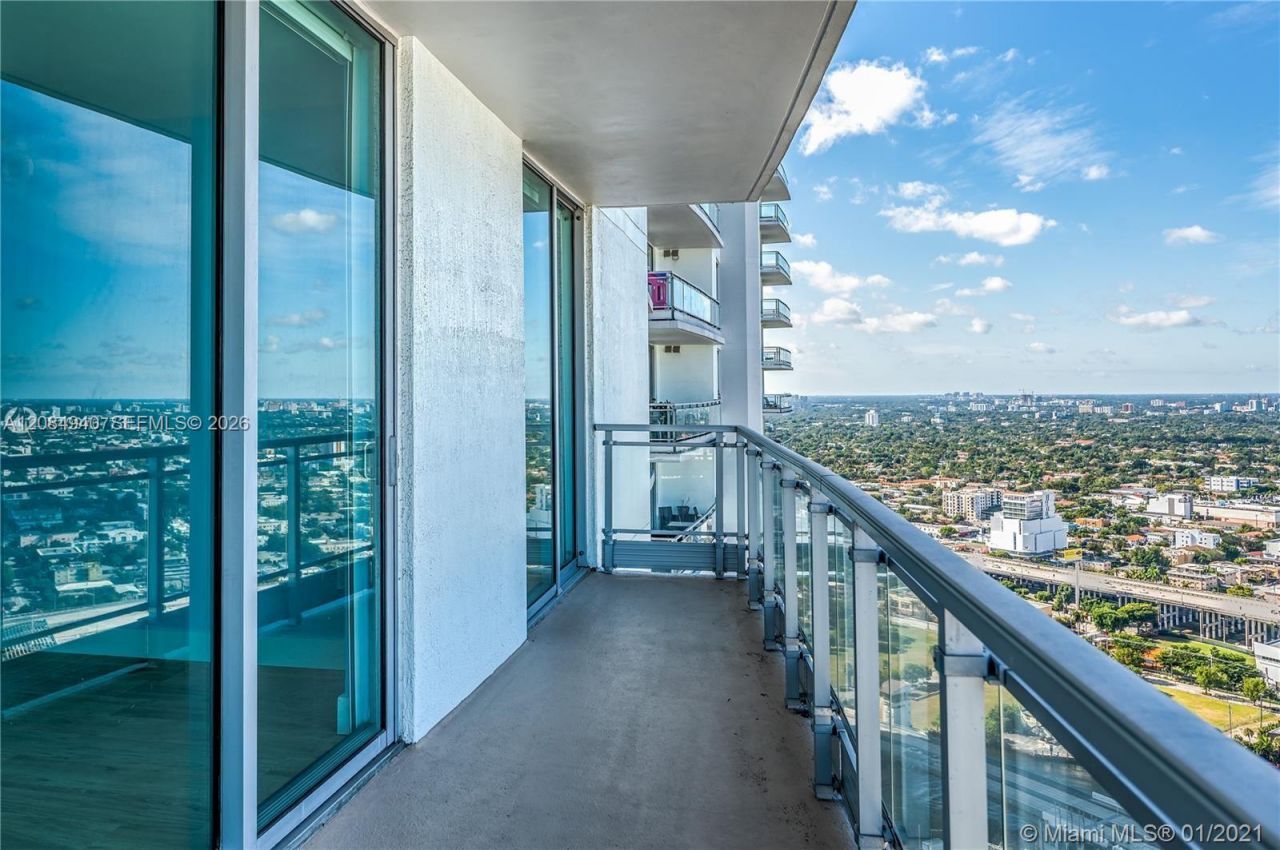 90 SW 3rd St, Unit 4004, Miami, FL 33130 Photo