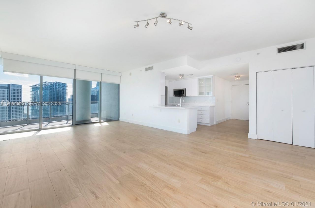 90 SW 3rd St, Unit 4004, Miami, FL 33130 Photo