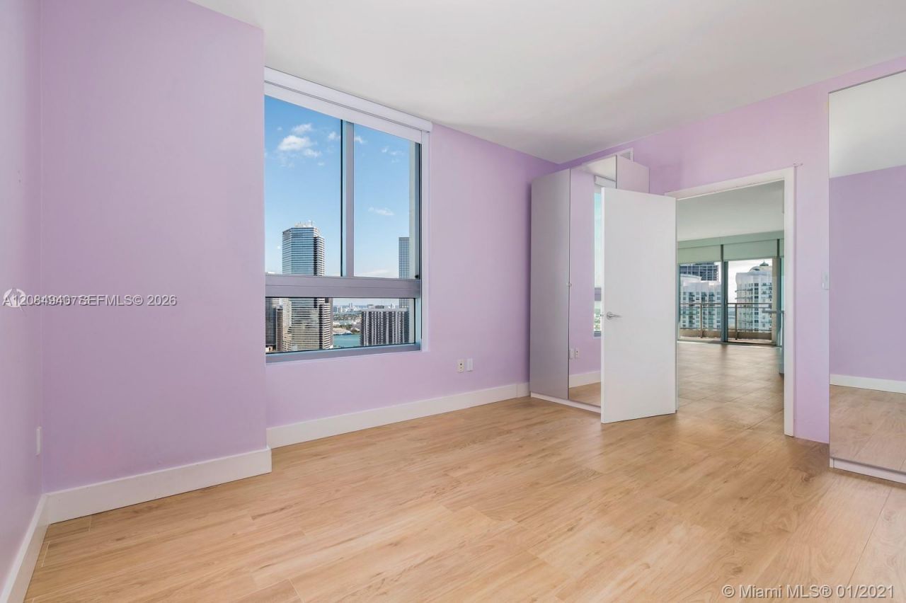 90 SW 3rd St, Unit 4004, Miami, FL 33130 Photo