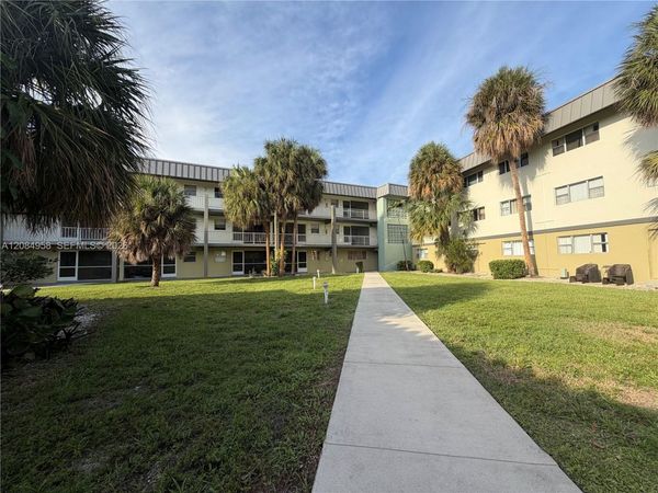 250 Layne Blvd, Unit 310, Hallandale Beach, FL 33009