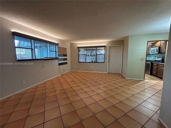 250 Layne Blvd, Unit 310, Hallandale Beach, FL 33009