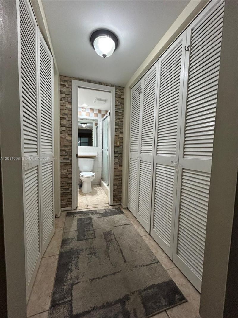 250 Layne Blvd, Unit 310, Hallandale Beach, FL 33009 Photo