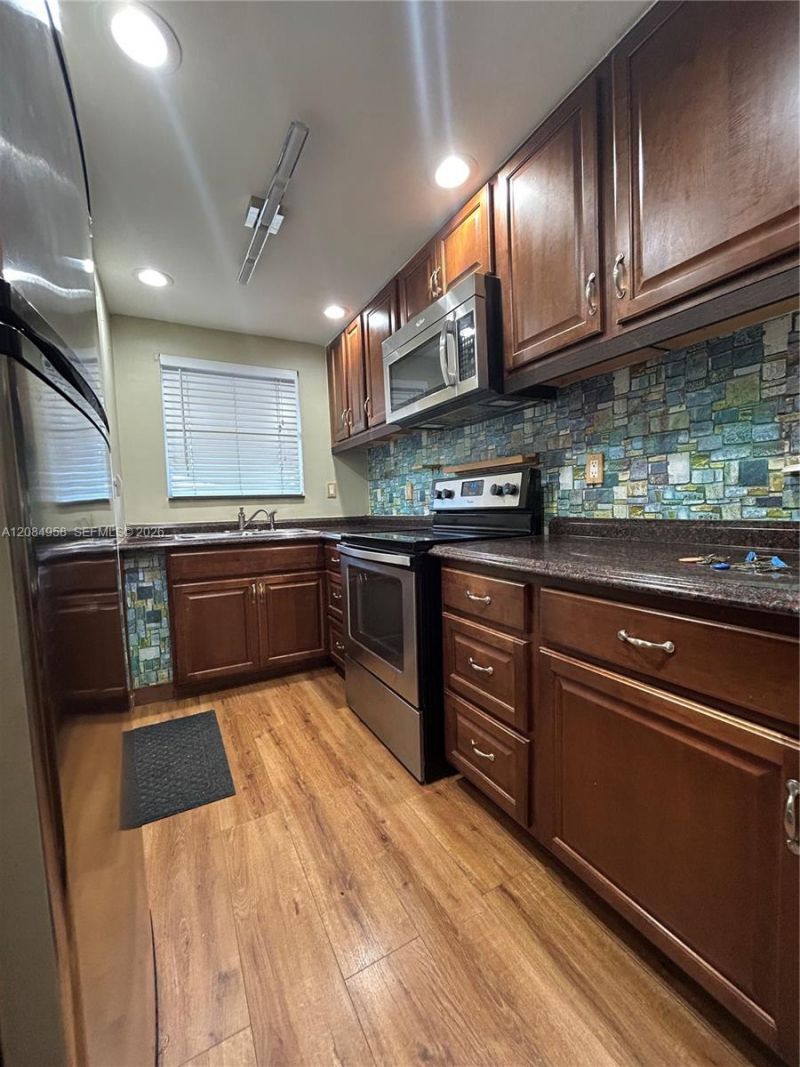 250 Layne Blvd, Unit 310, Hallandale Beach, FL 33009 Photo
