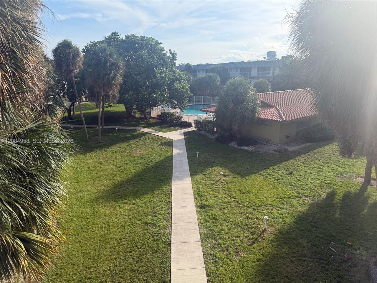 250 Layne Blvd, Unit 310, Hallandale Beach, FL 33009 Photo