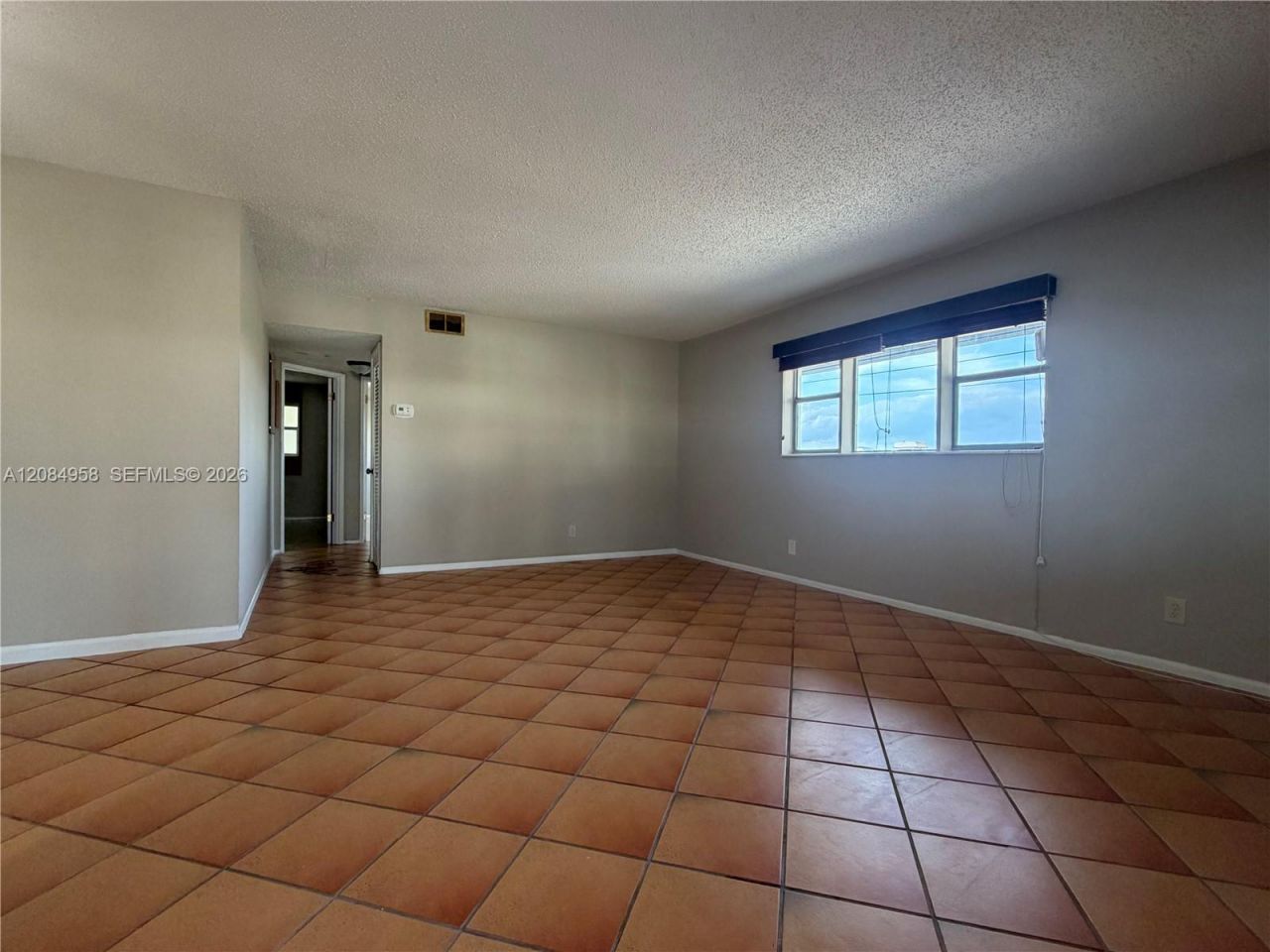 250 Layne Blvd, Unit 310, Hallandale Beach, FL 33009 Photo