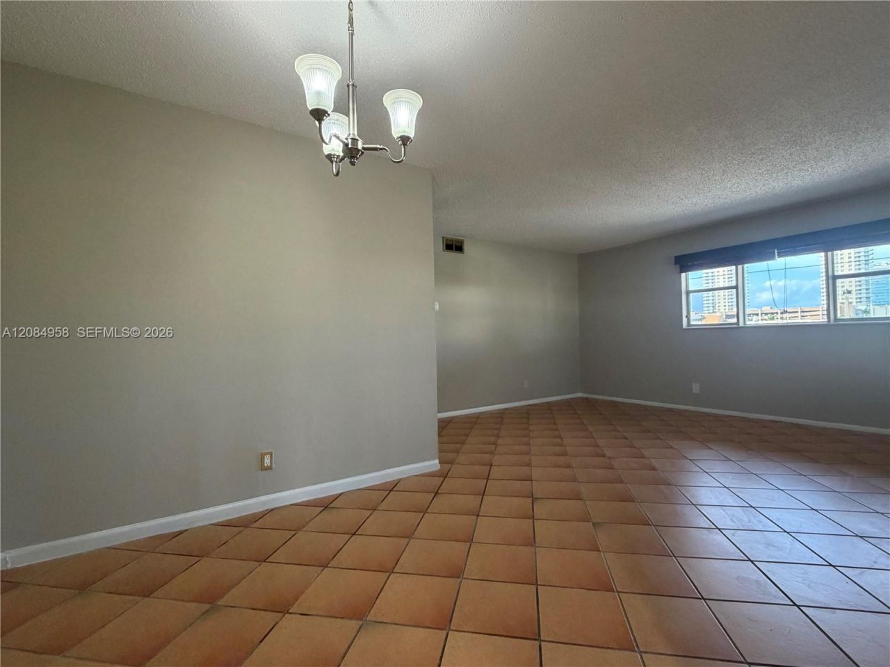 250 Layne Blvd, Unit 310, Hallandale Beach, FL 33009 Photo