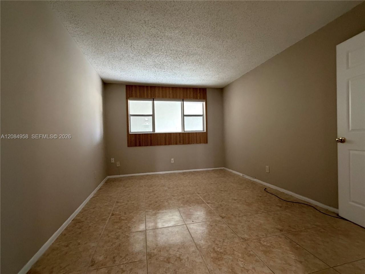 250 Layne Blvd, Unit 310, Hallandale Beach, FL 33009 Photo