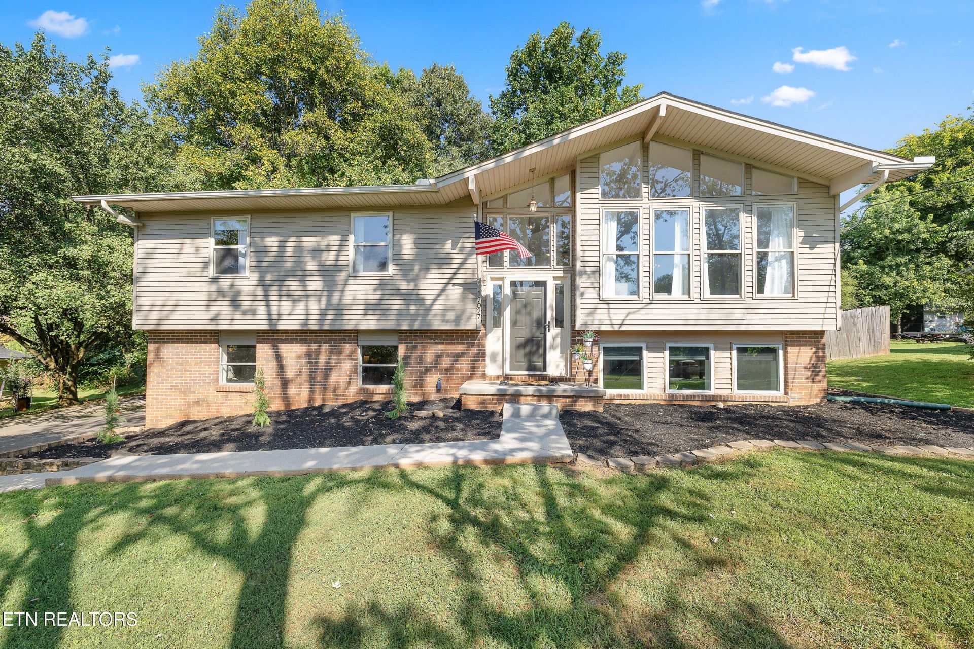 12027 Midhurst Drive, Knoxville, TN 37934 Main Photo