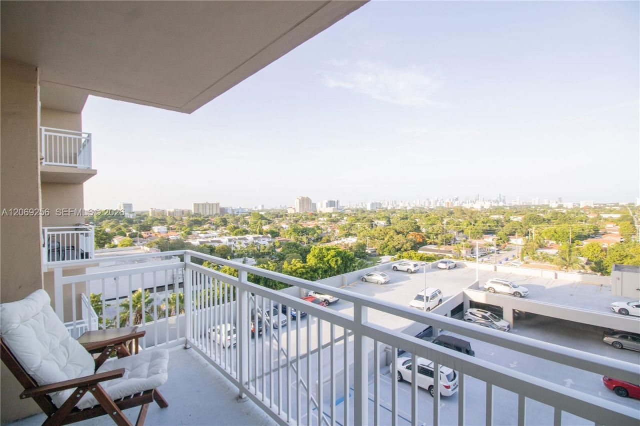 2665 SW 37th Ave , Unit 911, Miami, FL 33133 Photo