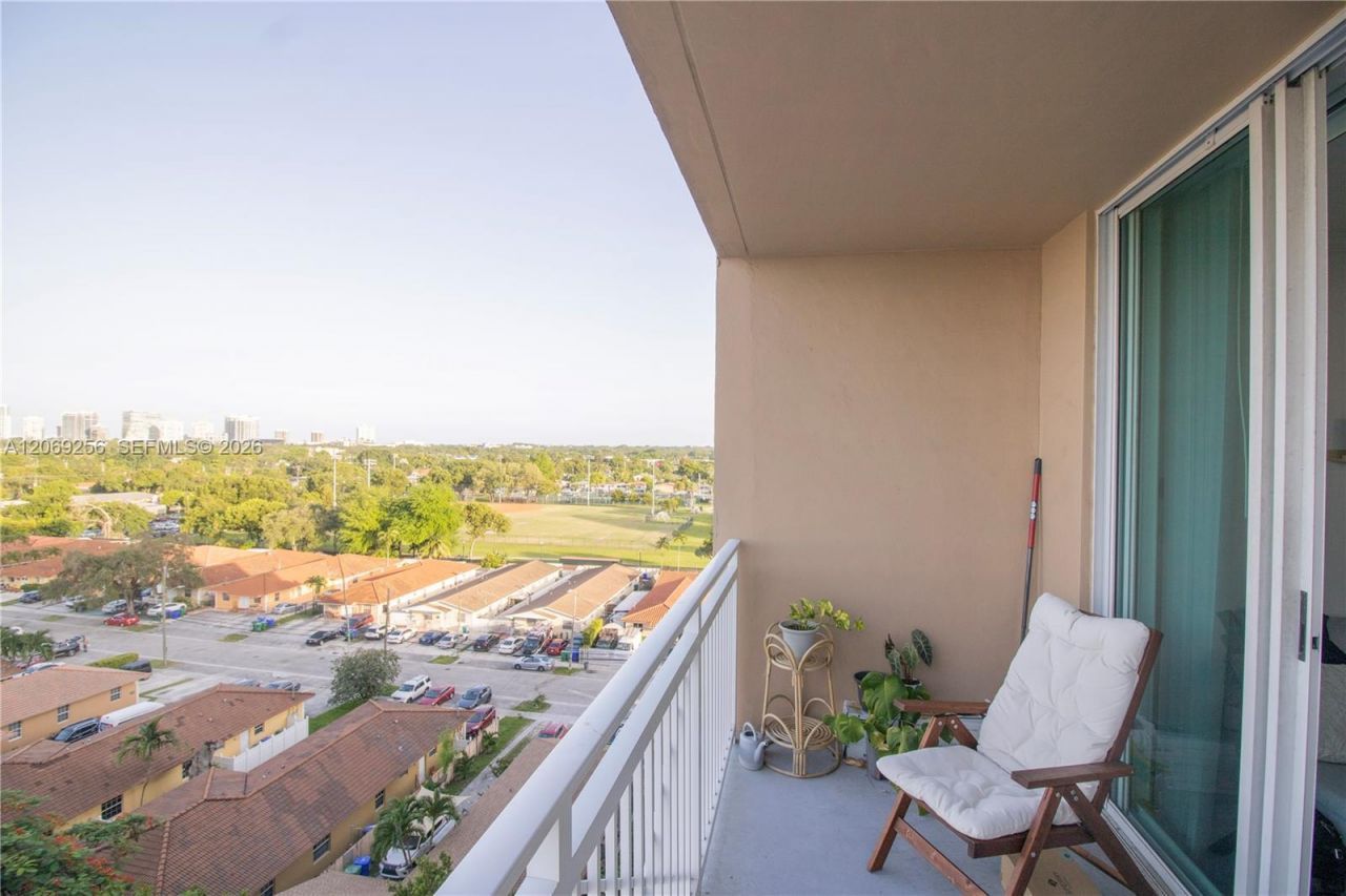 2665 SW 37th Ave , Unit 911, Miami, FL 33133 Photo