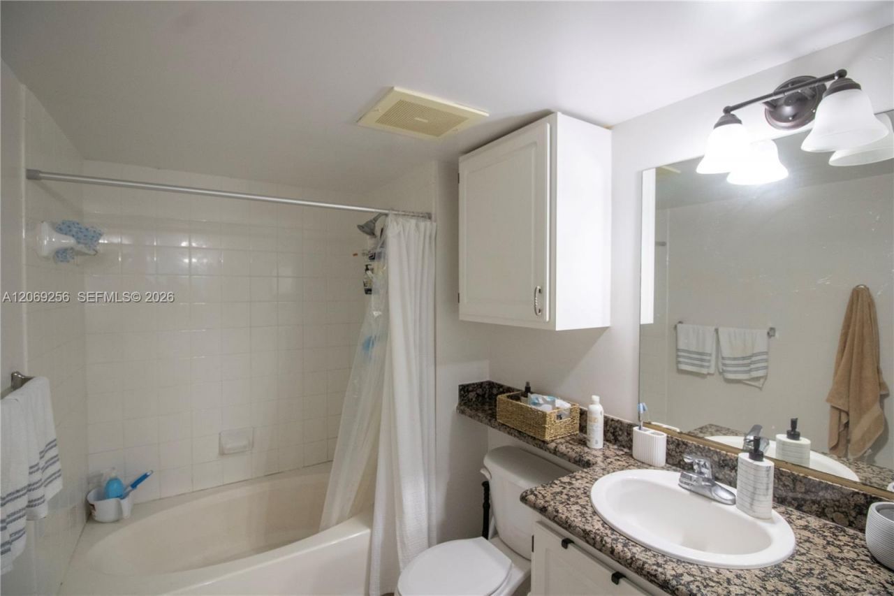 2665 SW 37th Ave , Unit 911, Miami, FL 33133 Photo