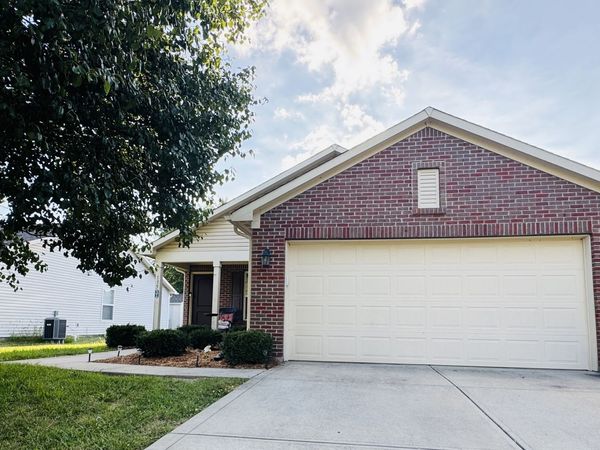 155 Thistlewood Drive , Greenfield, IN 46140