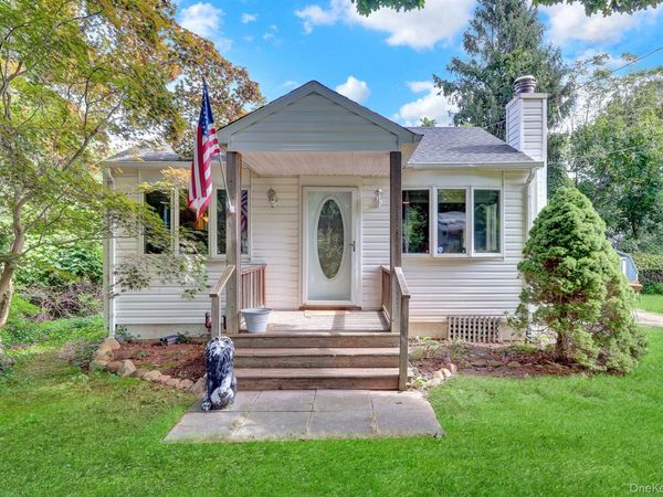 130 Hawthorne Road , Rocky Point, NY 11778