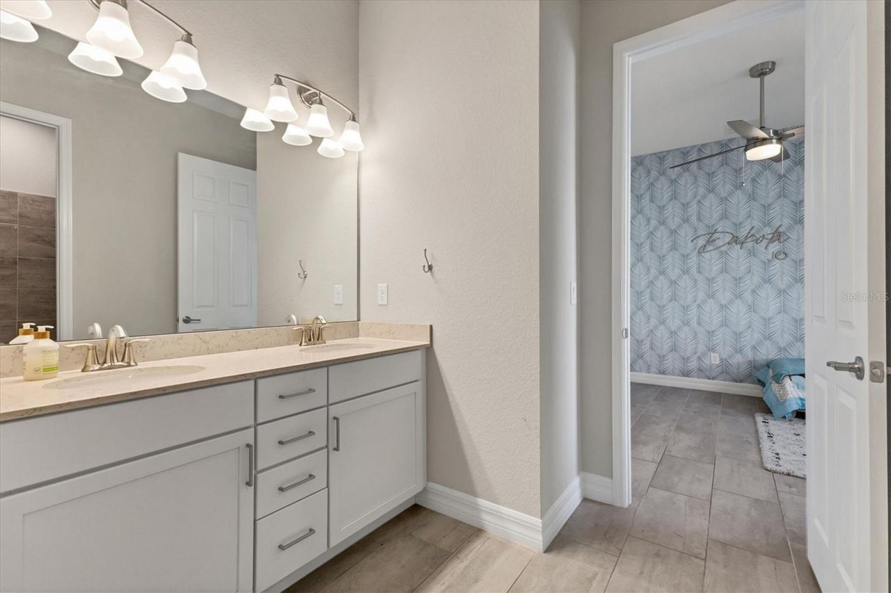 7028 Highgate Lane, Bradenton, FL 34202 Photo