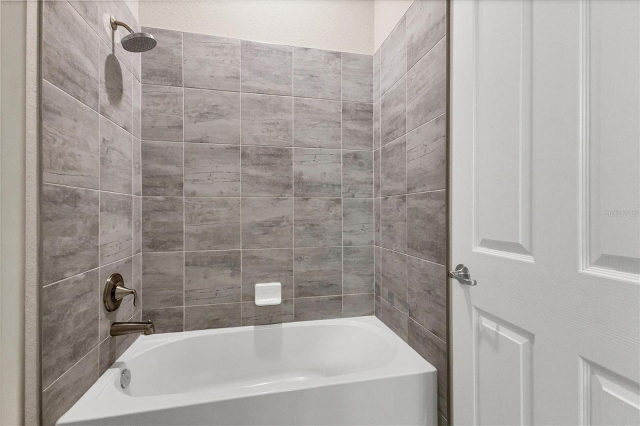 7028 Highgate Lane, Bradenton, FL 34202 Photo