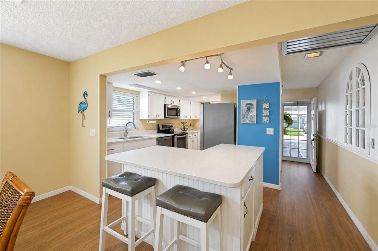 9406 Andover Circle , Bradenton, FL 34210 Photo