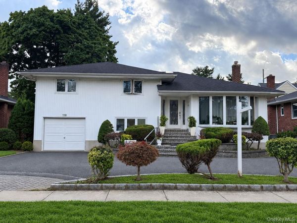 118 Leahy Street, Jericho, NY 11753