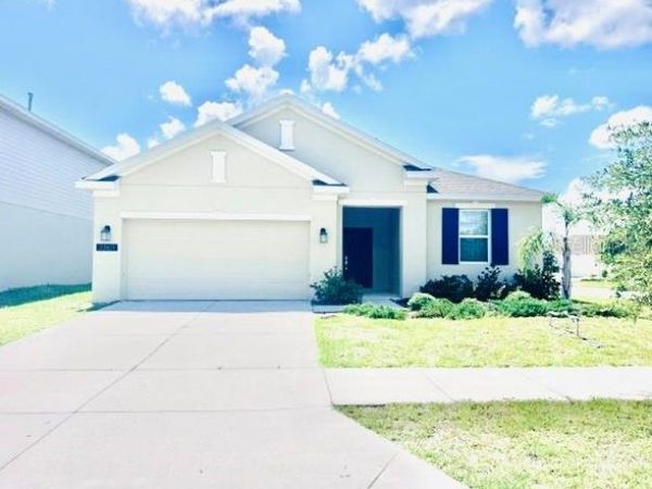 33611 SKY BLOSSOM CIRCLE , LEESBURG, FL 34788