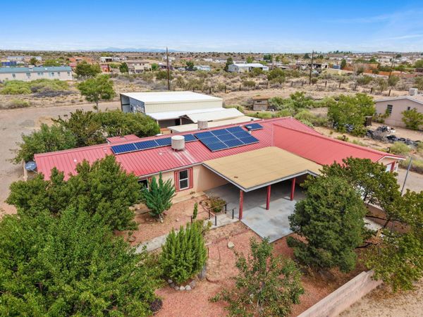 805 10th Avenue NW, Rio Rancho, NM 87144