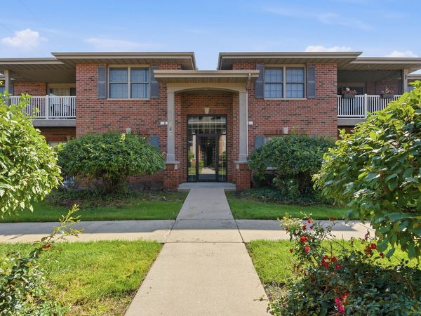 545 Cambridge , Unit 1a, Munster, IN 46321