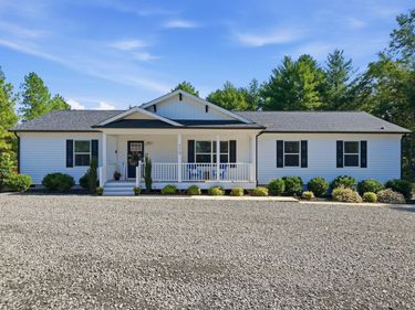 770 COLES ROLLING RD, Scottsville, VA 24590