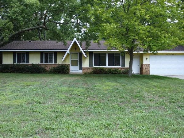 2989 Memorial Drive, Holland, MI 49424