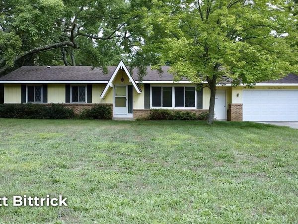 2989 Memorial Drive, Holland, MI 49424