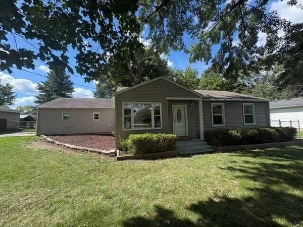 5910 Orchard Court, Lansing, MI 48911