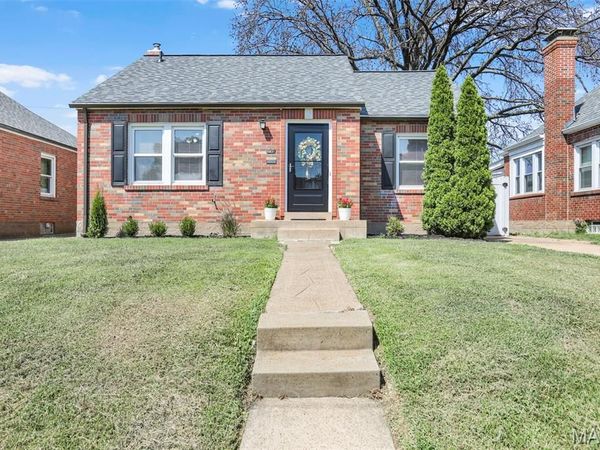 5831 Rhodes Avenue , St Louis, MO 63109