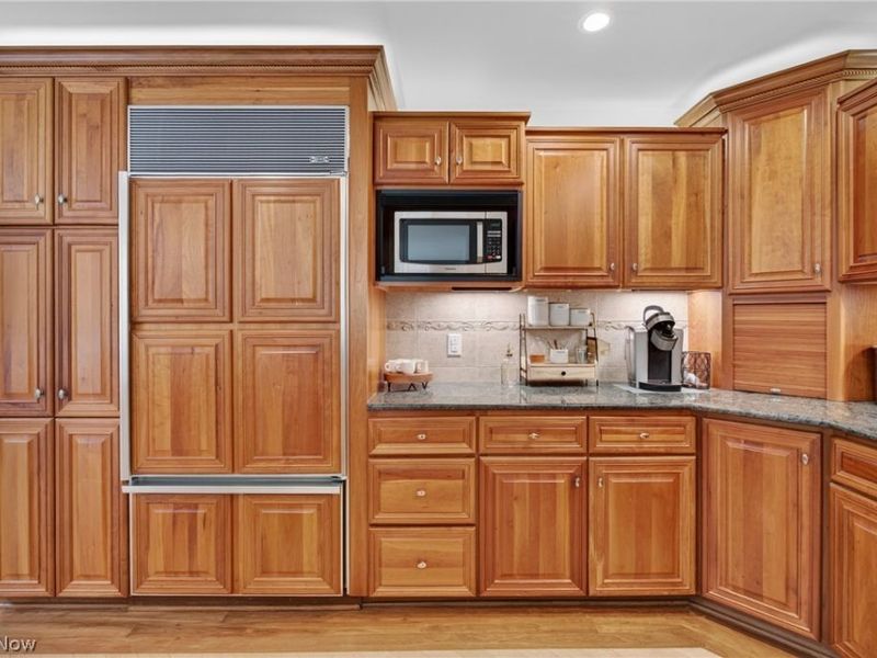 180 Huntington Trail, Cortland, OH 44410 Photo 14