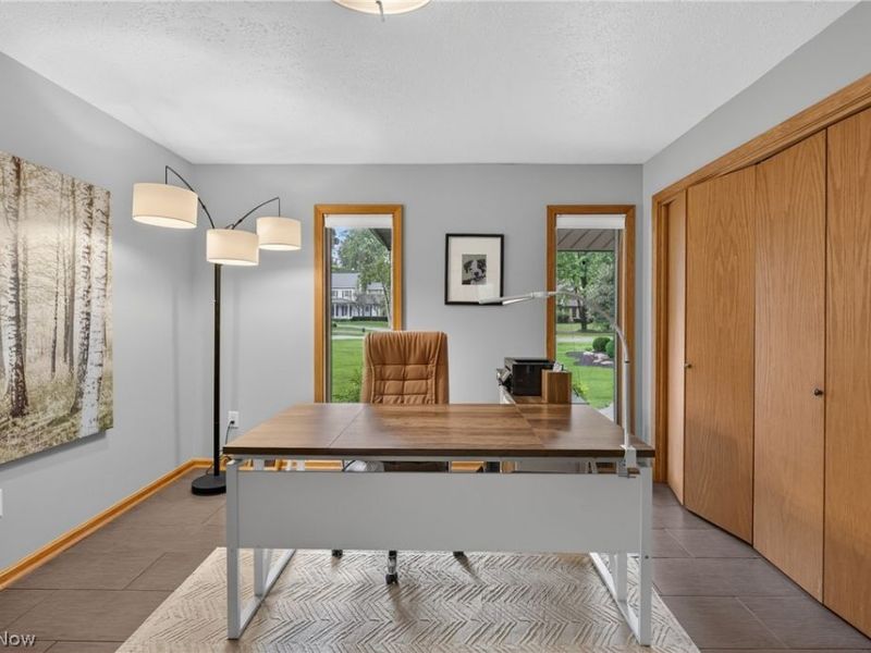 180 Huntington Trail, Cortland, OH 44410 Photo 32