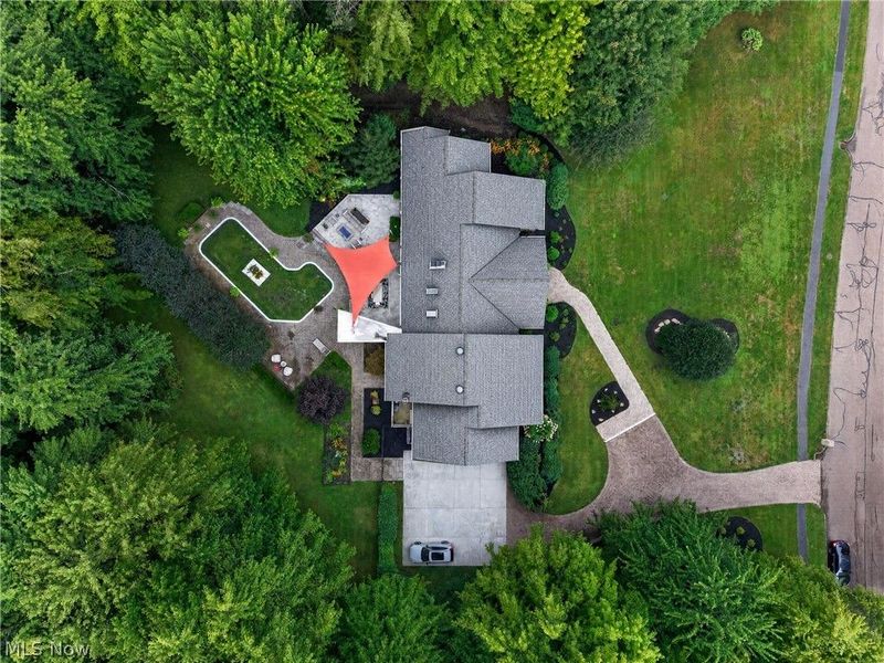 180 Huntington Trail, Cortland, OH 44410 Photo 5