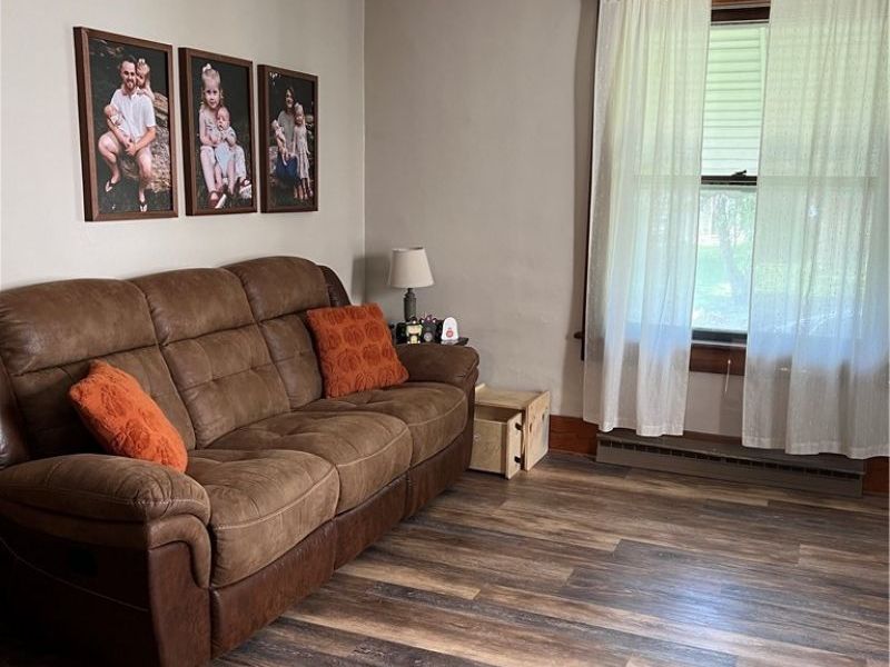 108 Thomas Street, East Palestine, OH 44413 Photo 6