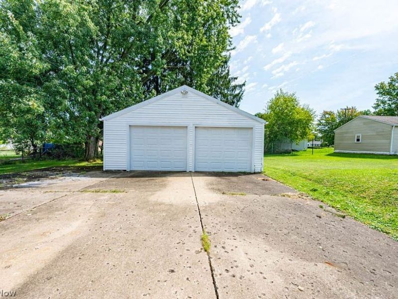 153 Marcia Drive, Austintown, OH 44515 Photo 2
