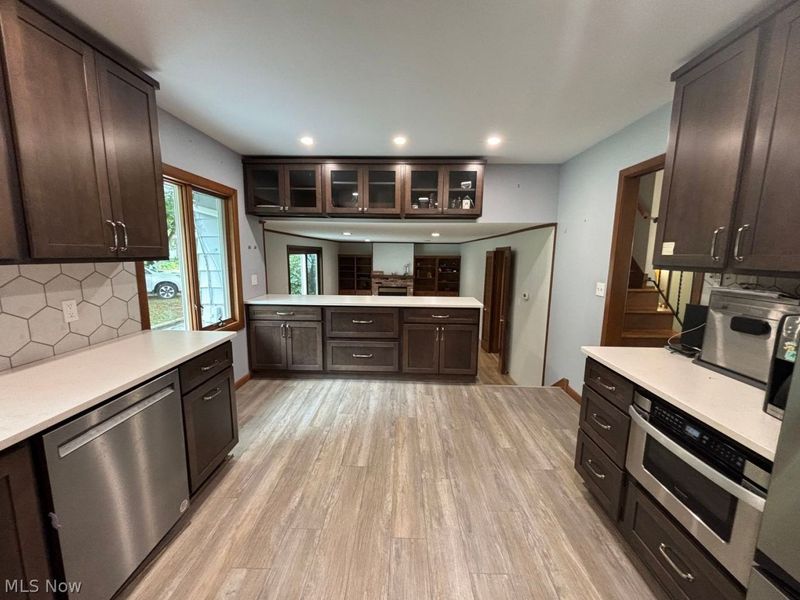 911 Roland Road , Lyndhurst, OH 44124 Photo 8