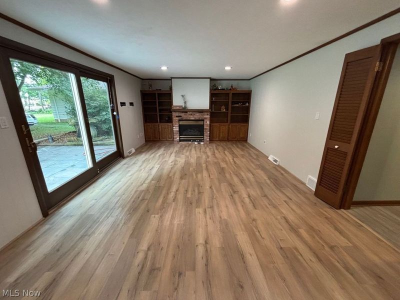 911 Roland Road , Lyndhurst, OH 44124 Photo 9