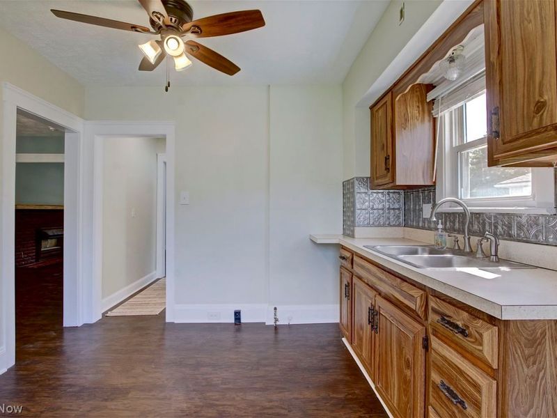 4514 Broadale Road, Cleveland, OH 44109 Photo 11