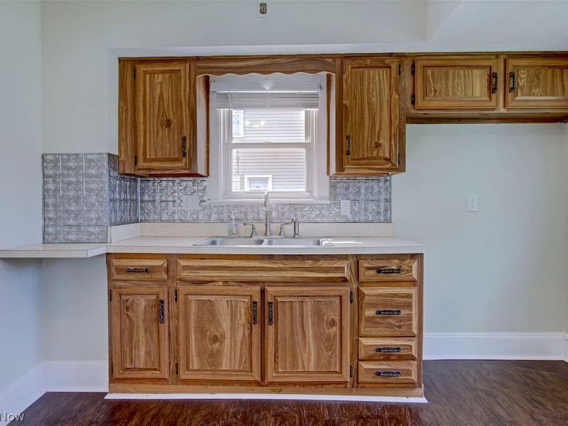 4514 Broadale Road, Cleveland, OH 44109 Photo 12