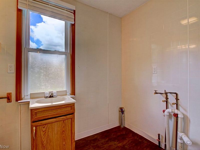 4514 Broadale Road, Cleveland, OH 44109 Photo 17