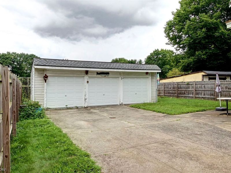 4514 Broadale Road, Cleveland, OH 44109 Photo 36