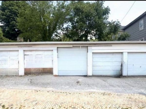 422 Grove Alley , East Liverpool, OH 43920