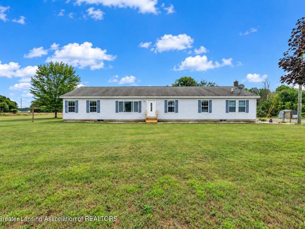 11791 W Roggy Road, Sumner, MI 48889