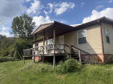 223 Pennington Drive, East Bernstadt, KY 40729