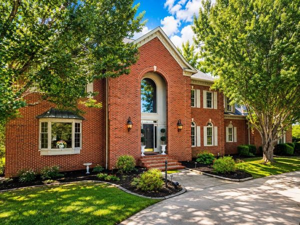 484 Woods Edge Drive, London, KY 40741