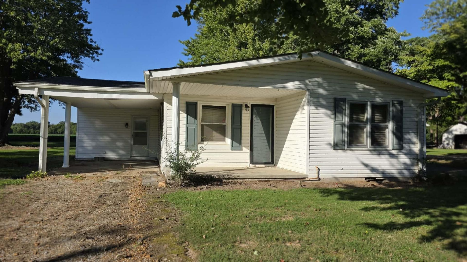 8615 Shawnee Lane, West Paducah, KY 42086 Main Photo