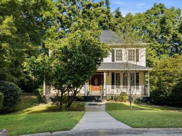 1593 Walkway Court SW, Lilburn, GA 30047