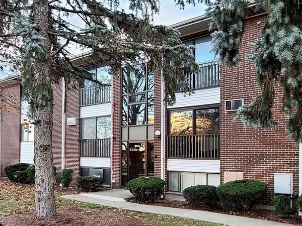 172 River St, Unit A5, Waltham, MA 02453