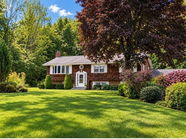 261 Brookfield Rd, Charlton, MA 01507