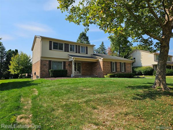 2070 Winchester Road, Rochester Hills, Mi 48307