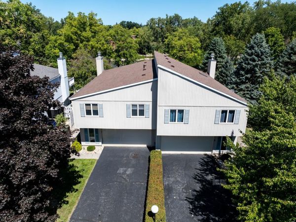 64 River Run Drive, Unit H, Fremont, OH 43420